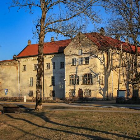 Dundagas Pils Hostel Exterior photo